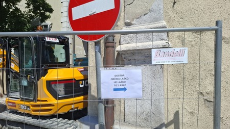 OTEŽEN DOSTOP